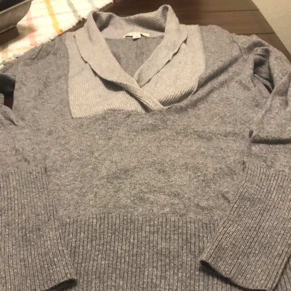 Gorgeous sweater - Picture 2 of 3